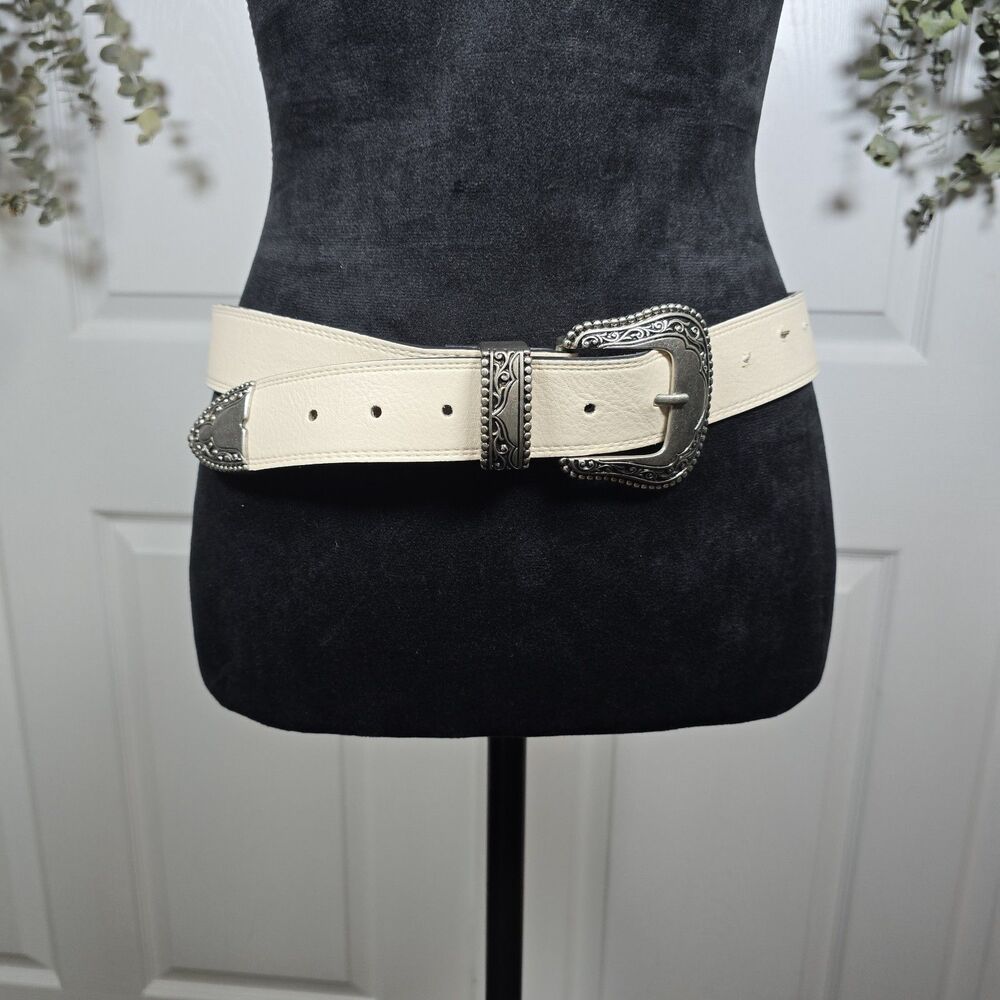 VINCE CAMUTO Western Style Belt White Leather Women’s Engraved Buckle 40" Long